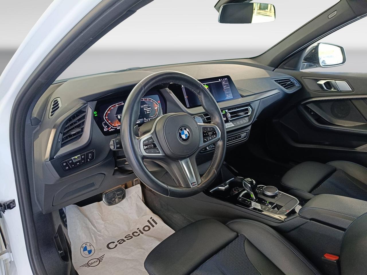 BMW Serie 1 F40 - 118d Msport auto