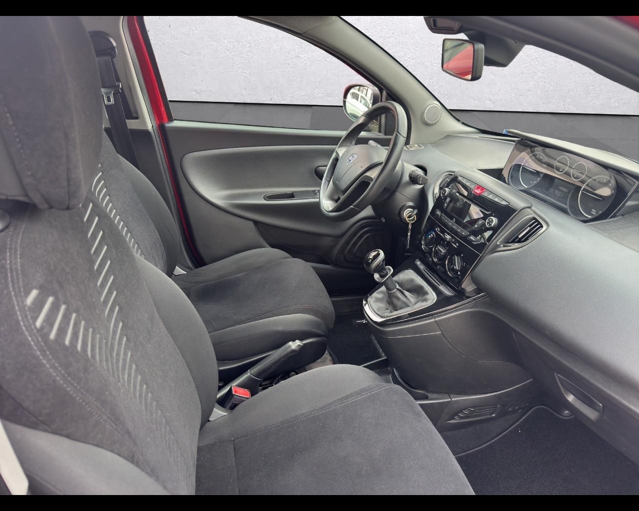 LANCIA Ypsilon 3ª serie - Ypsilon 0.9 TwinAir 85 CV 5 porte S&S Gold