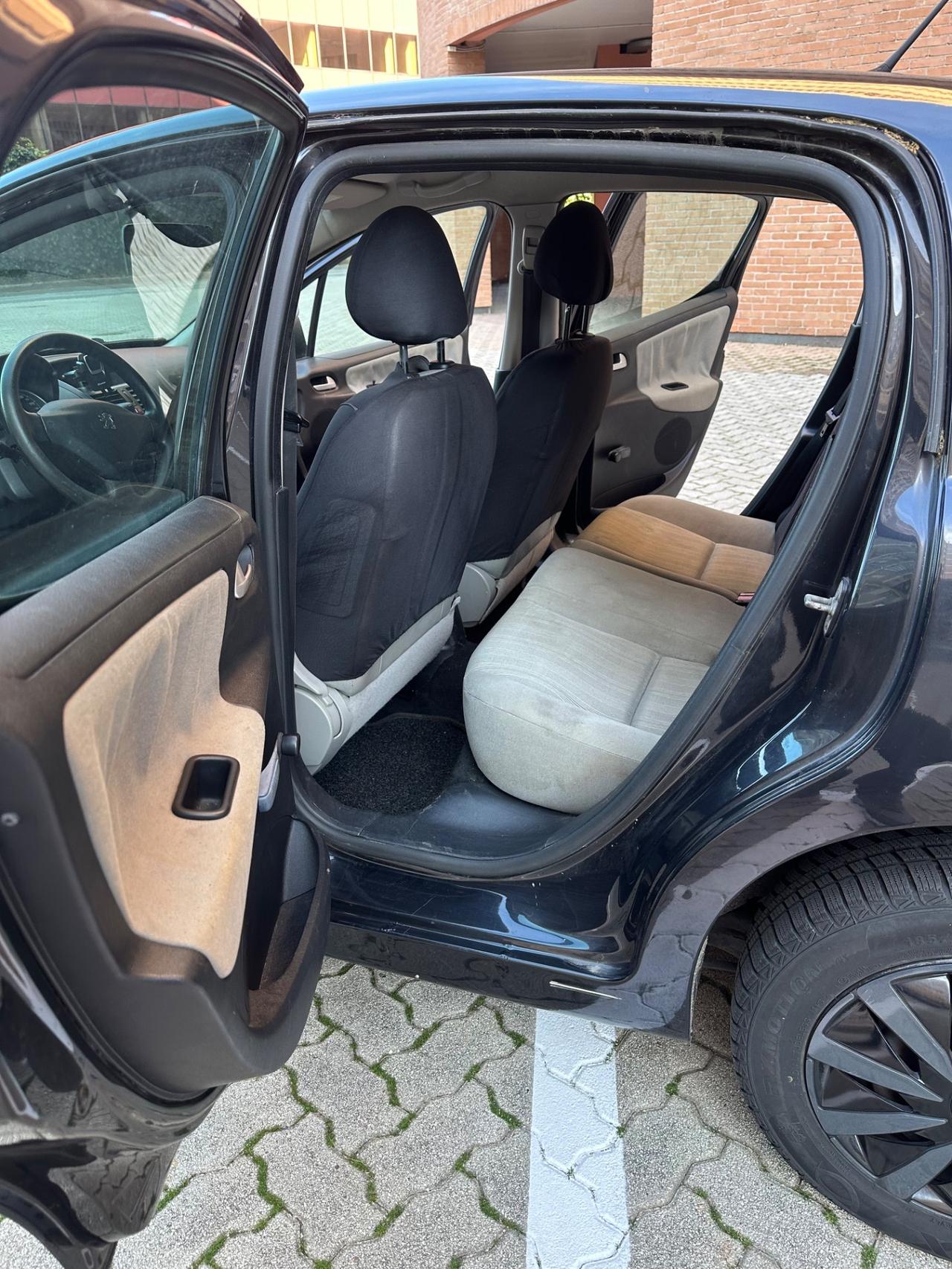 Peugeot 207 1.4 8V 75CV 5p. ONE Line