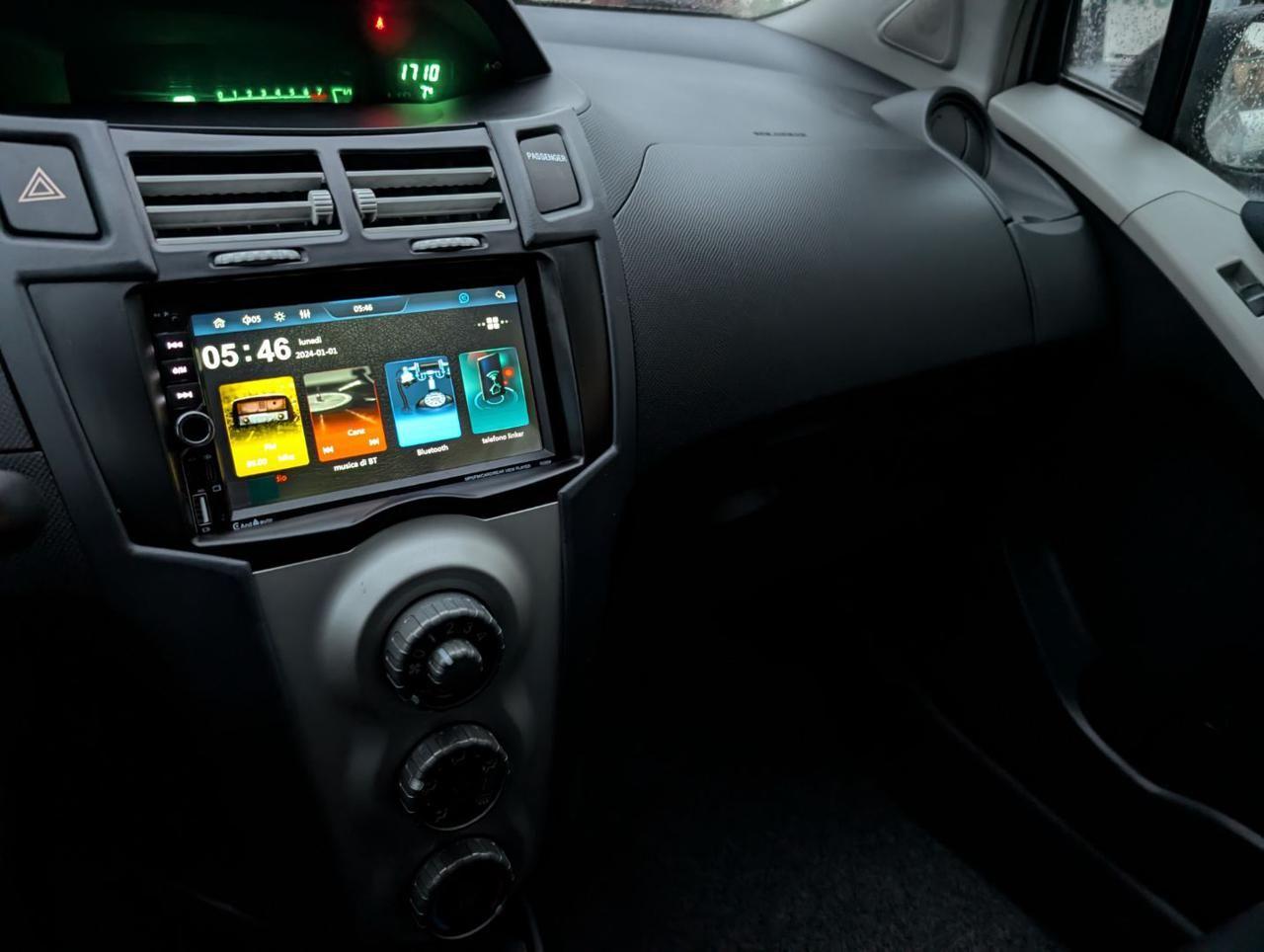 Toyota Yaris 1.3 5 porte Sol