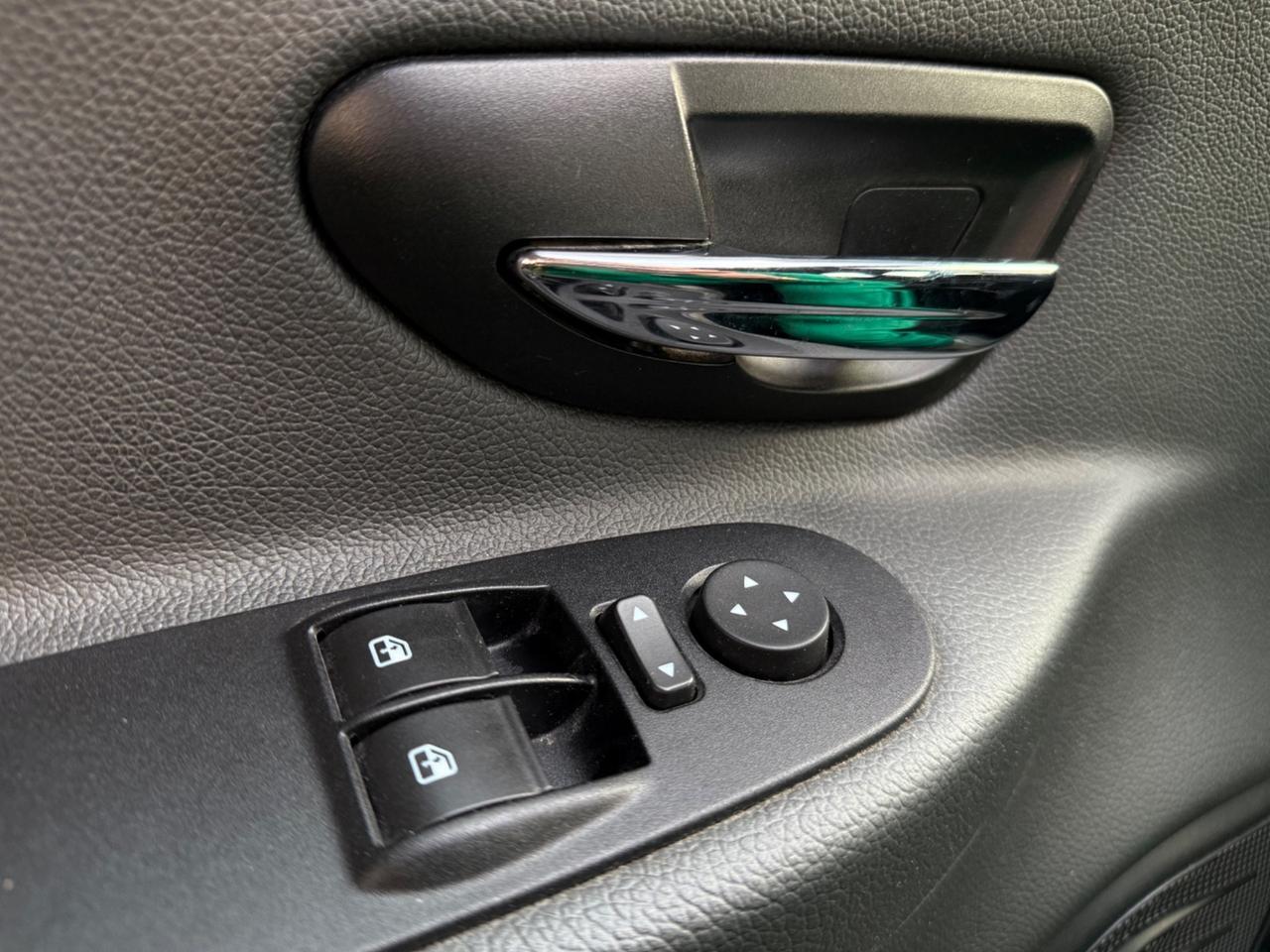 Lancia Ypsilon 1.2 69 CV 5 porte S&S Platinum