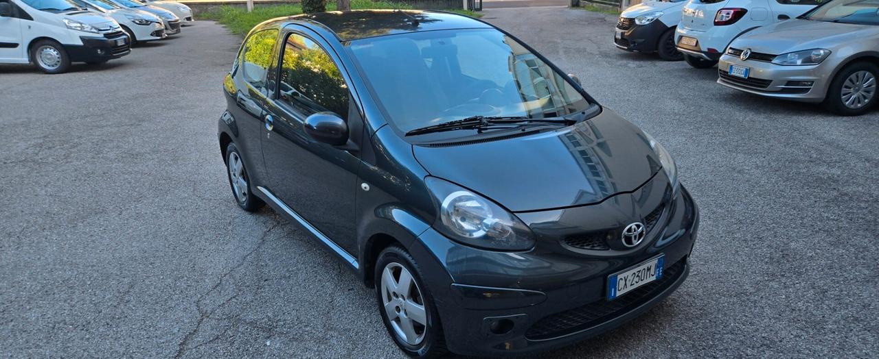 Toyota Aygo 1.0 12V VVT-i 3 porte Sol