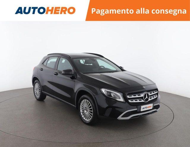 MERCEDES-BENZ GLA 180 Business