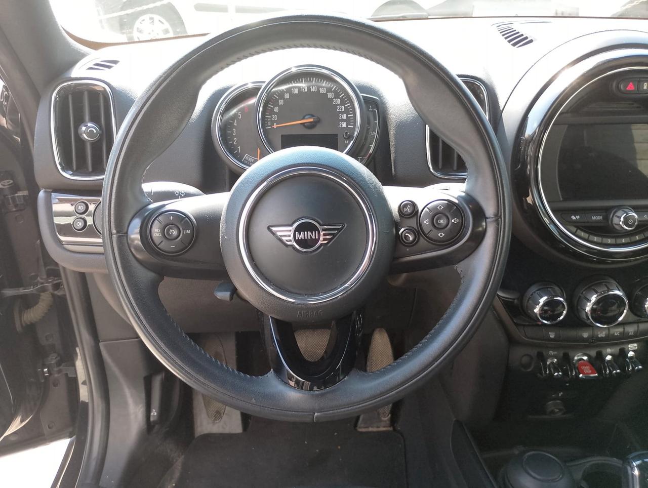 MINI Cooper Countryman HYPE