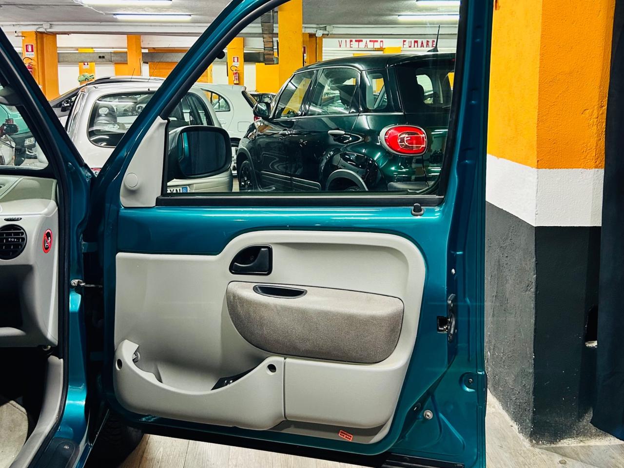 RENAULT KANGOO 1.2 16V IN PERFETTE CONDIZIONI .