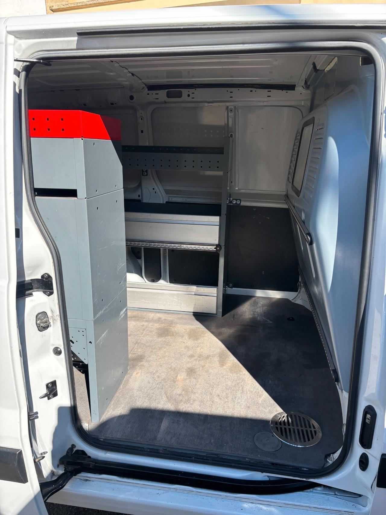 Fiat Scudo 1.6 Cc, 90 CV con scaffalatura interna