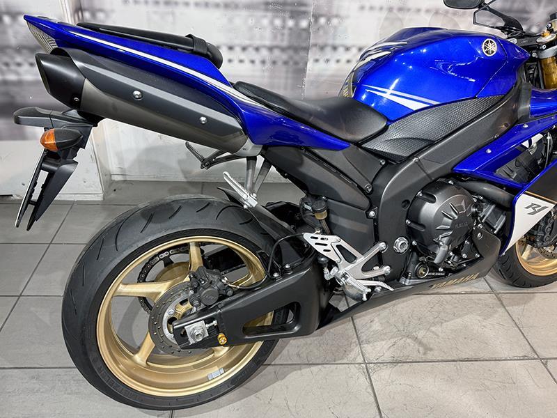 Yamaha YZF R1