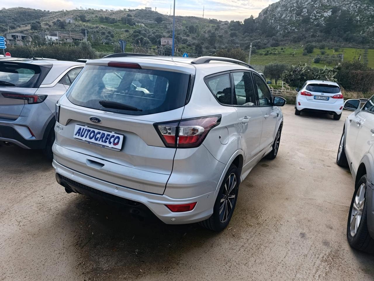 Ford Kuga 2.0 TDCI 120 CV S&S 2WD Powershift ST-Line