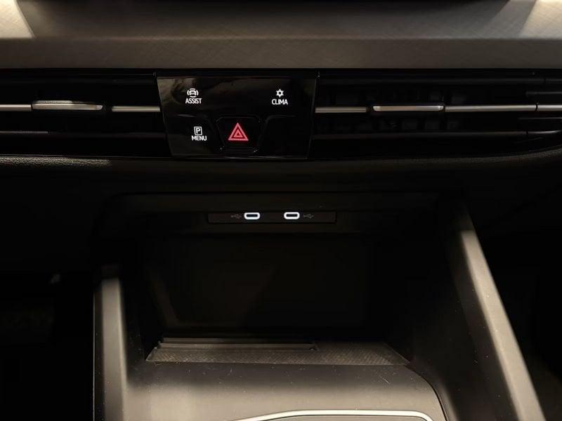 Volkswagen Golf Variant 1.5 eTSI ACT Life DSG Cockpit App Connect 16" Winter Pack