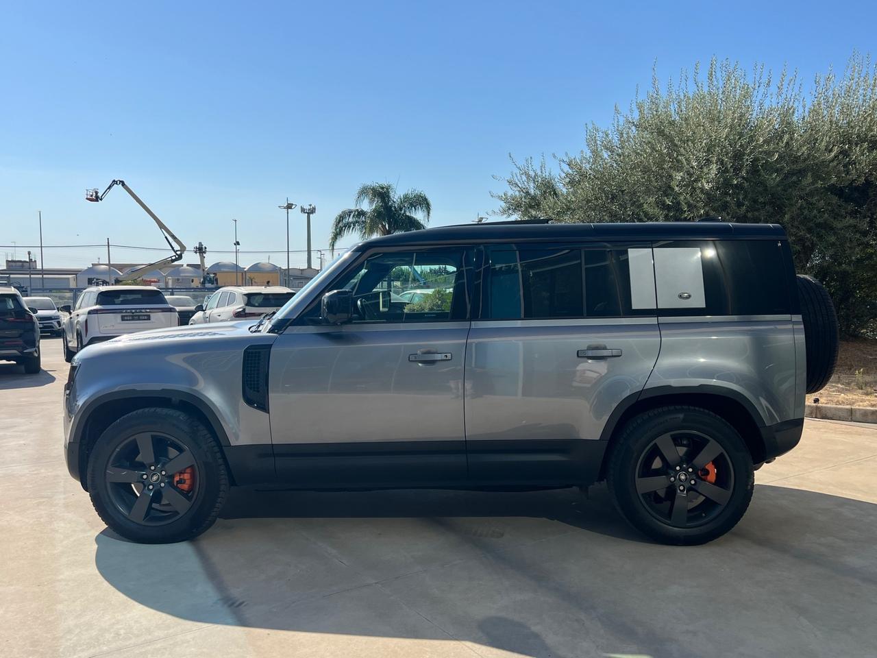 Land Rover Defender 110 2.0 SD4 240CV AWD SE - ANTICIPO €12.900 NOLEGGIO NO SCORING