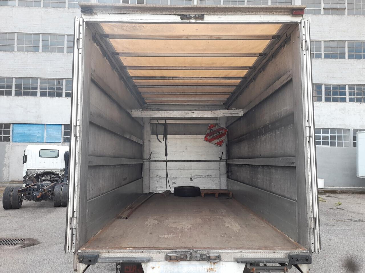 Renault Trucks Maxity 130.35/5 2.5 DXi PL-RG Cabinato