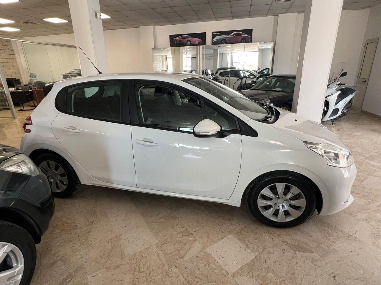Peugeot 208 1.6 e-HDi 92 CV Stop&Start 5 porte Active