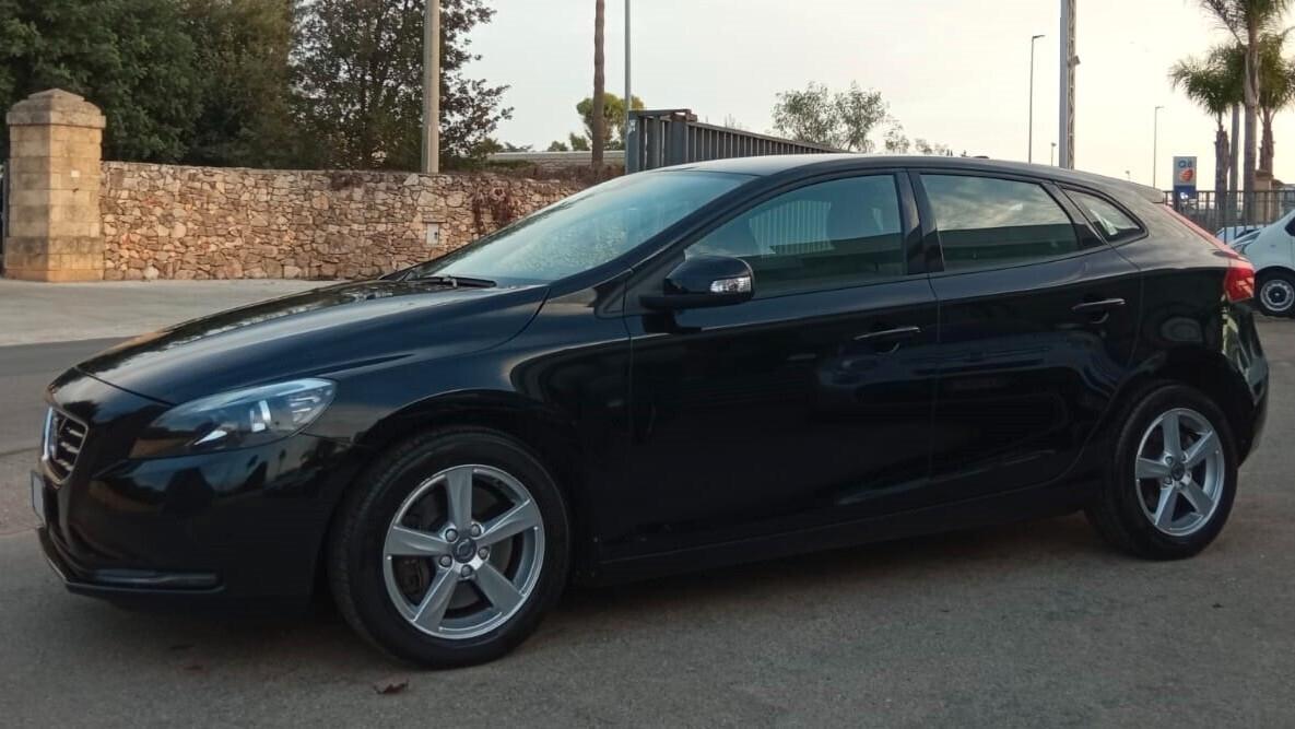 Volvo V40 D2 Momentum GearTronic