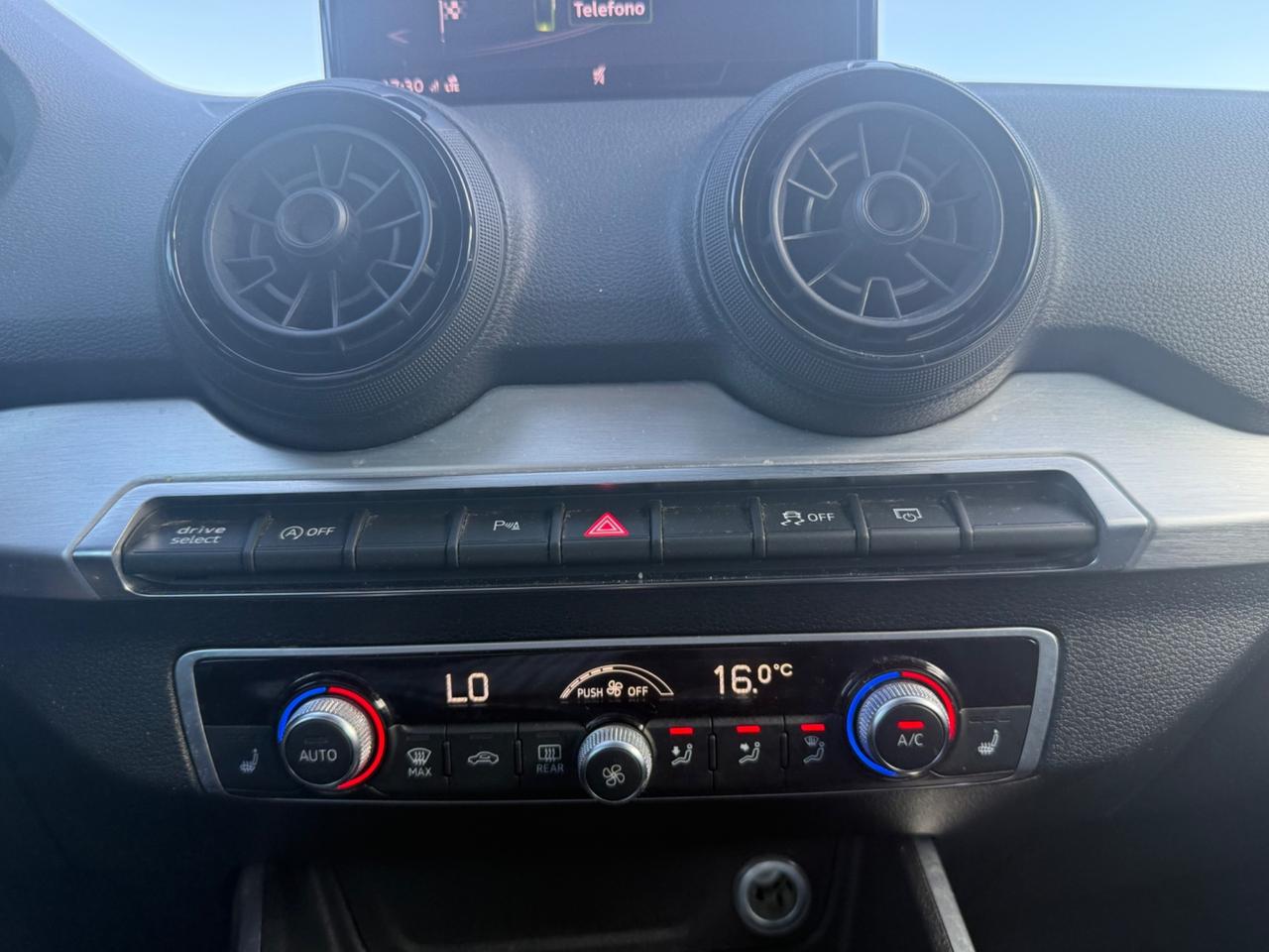Audi Q2 30 TDI S tronic Identity Black