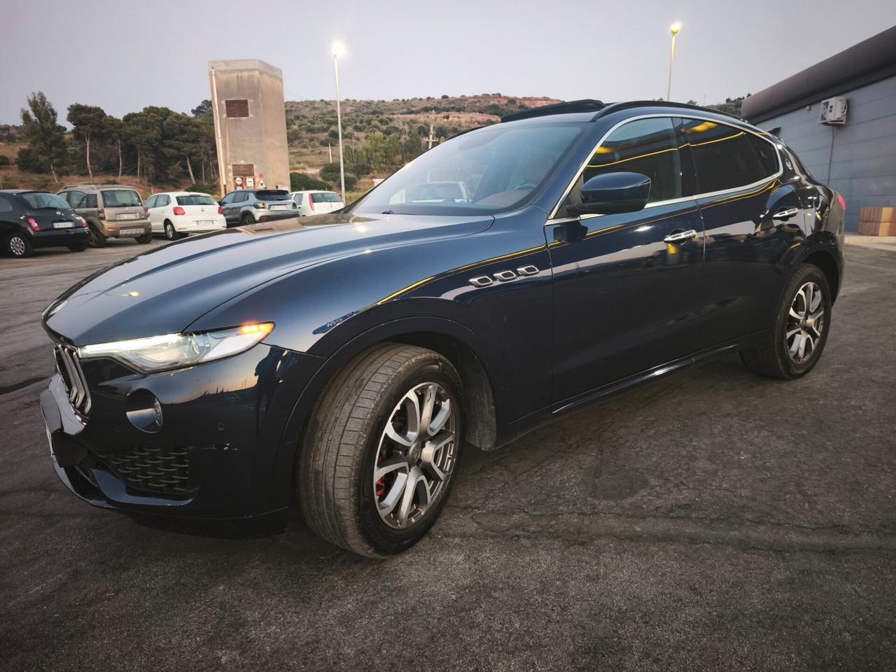 Maserati Levante 3.0d Q4 Tetto No Super Bollo