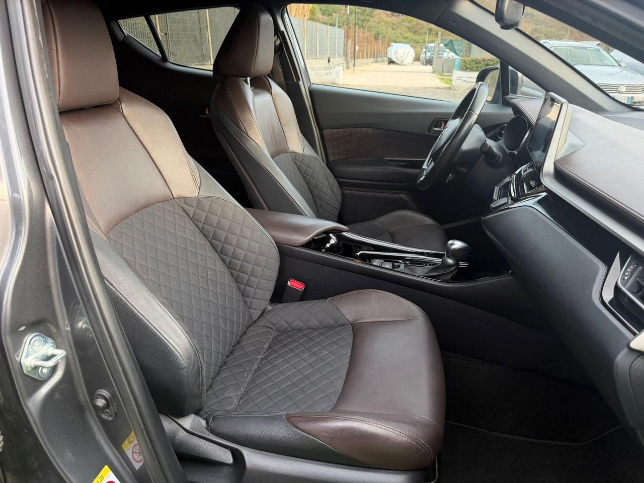 Toyota C-HR 1.8 Hybrid E-CVT Style+