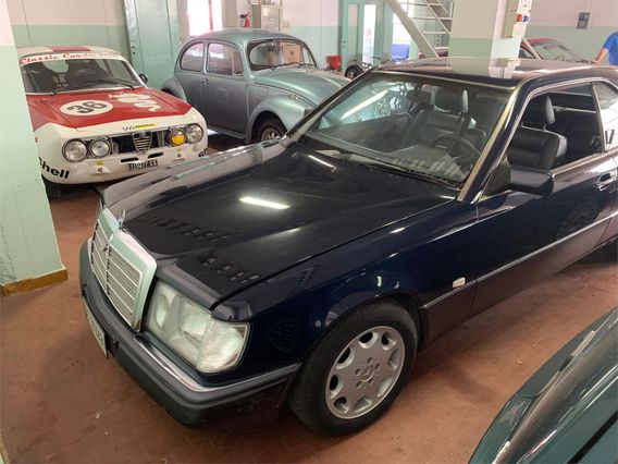 MERCEDES Serie 200-320 200 CE Coupé