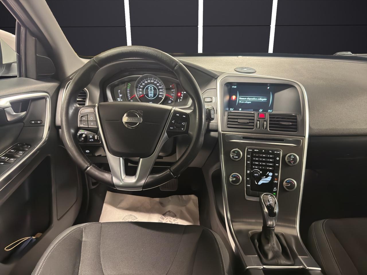 Volvo XC 60 XC60 D5 AWD Geartronic Momentum