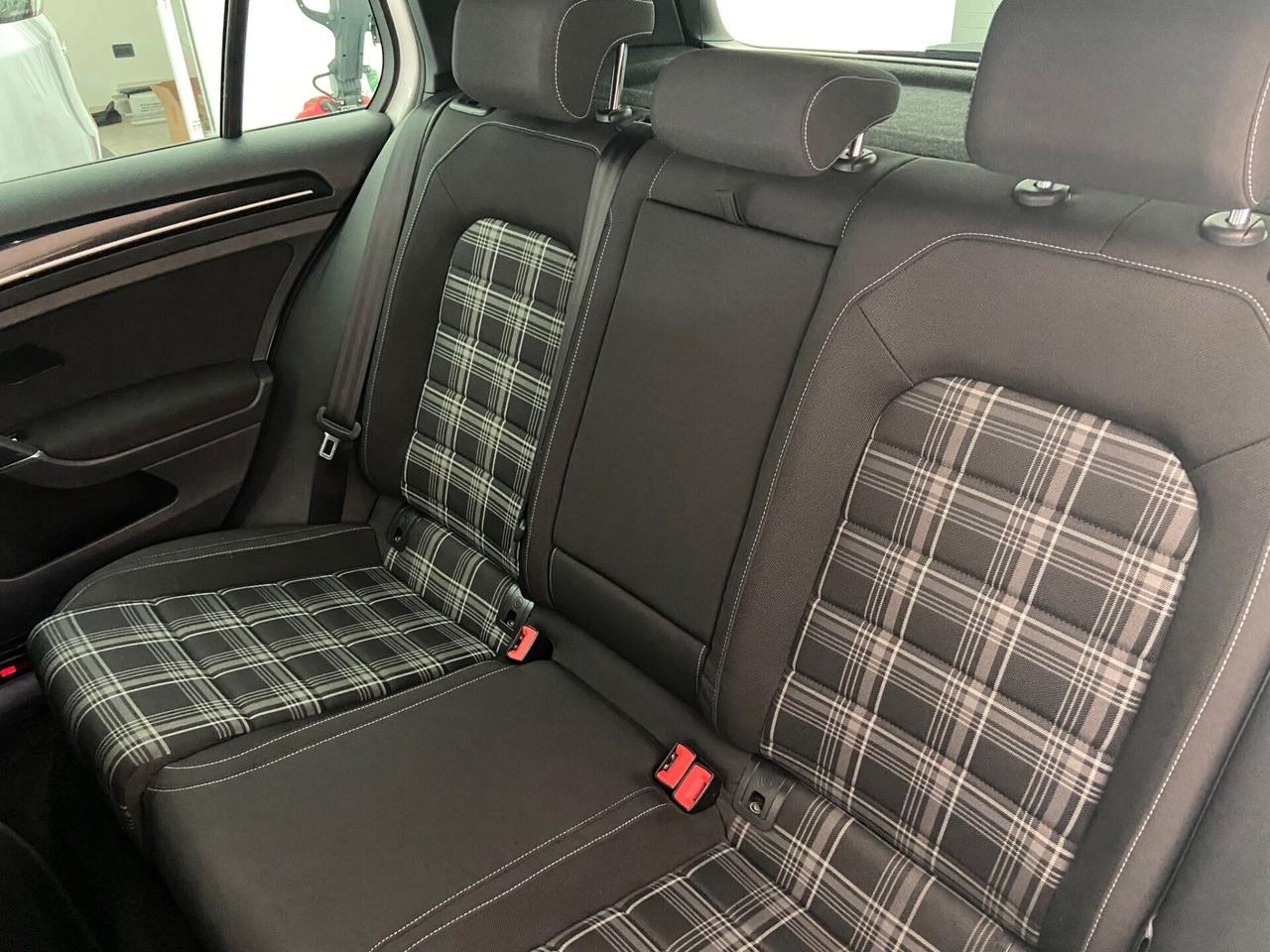 Volkswagen Golf 7 GTD 2.0 TDI 184CV