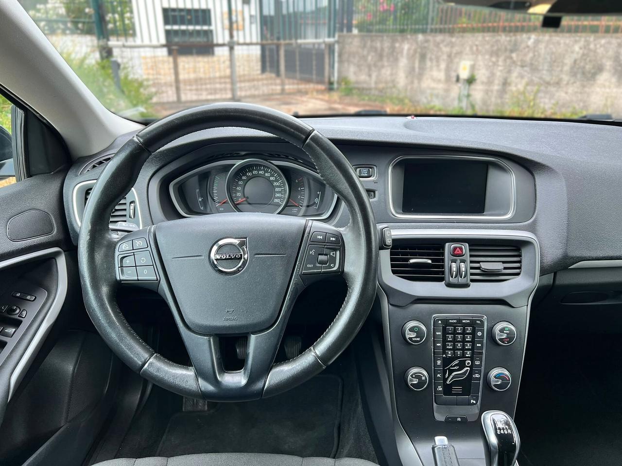 VOLVO V40 2.0 d2 Kinetic my18 - 2018