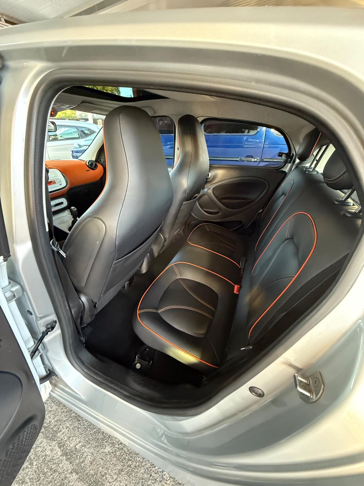 ForFour 1.0 90 CV/( 25 MILA KM )/permute/garanzia/unipro