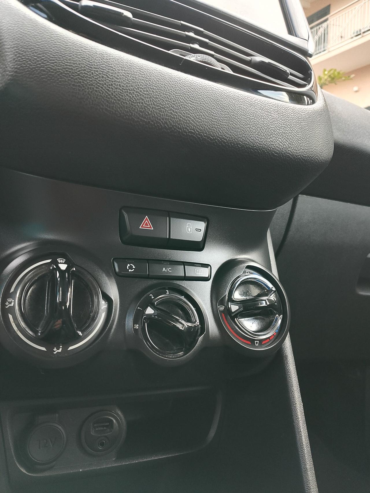 Peugeot 208 1.2 VTi 82 CV 5 porte Allure