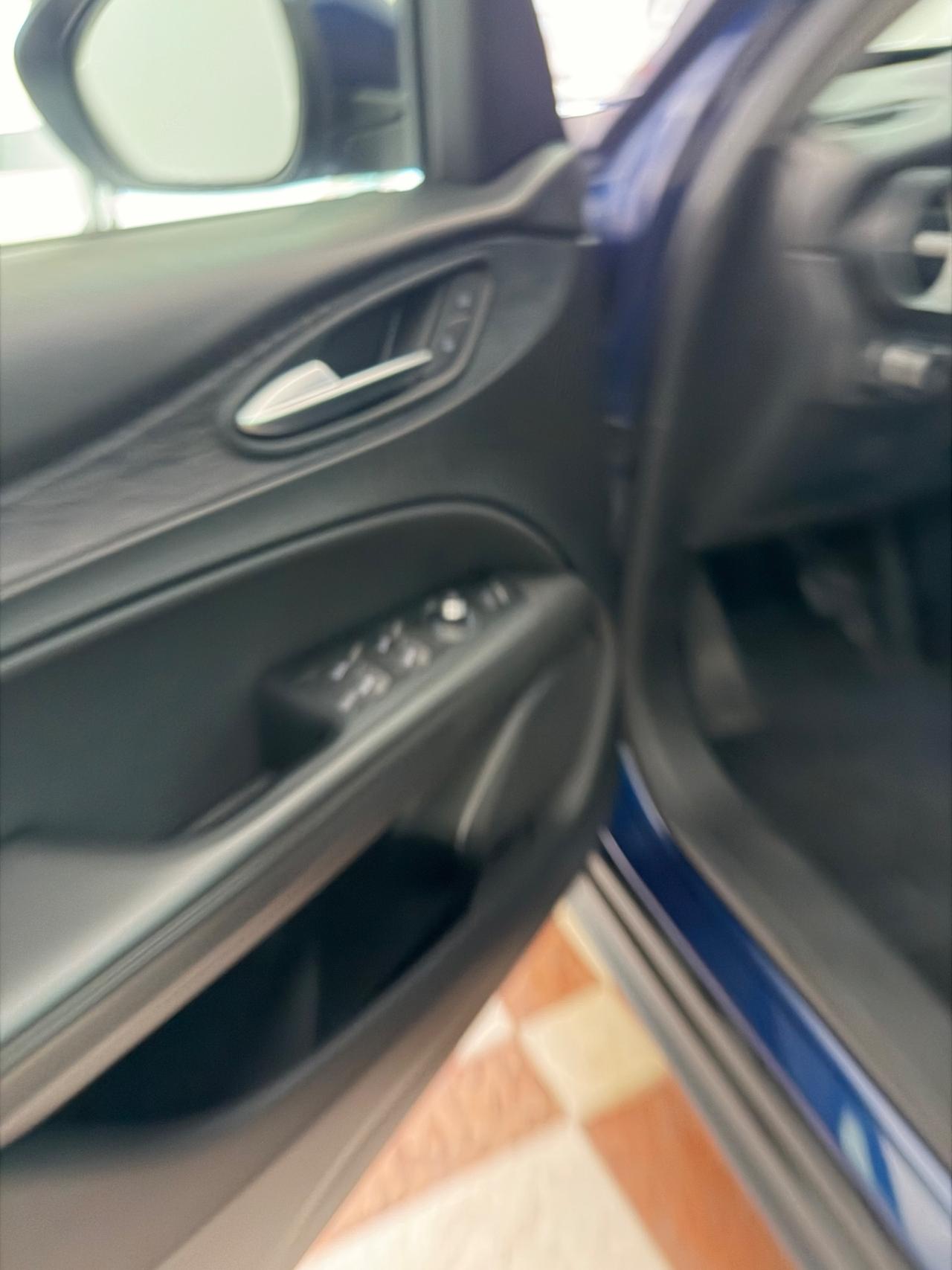Alfa Romeo Stelvio Rosso edizione