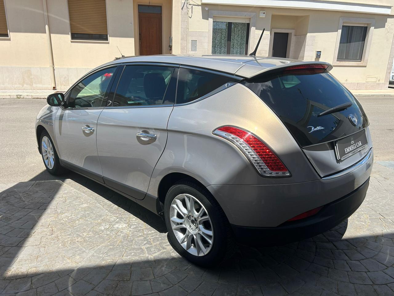 Lancia Delta 1.6 MJ 120Cv AUTOM. Km99.000-2012