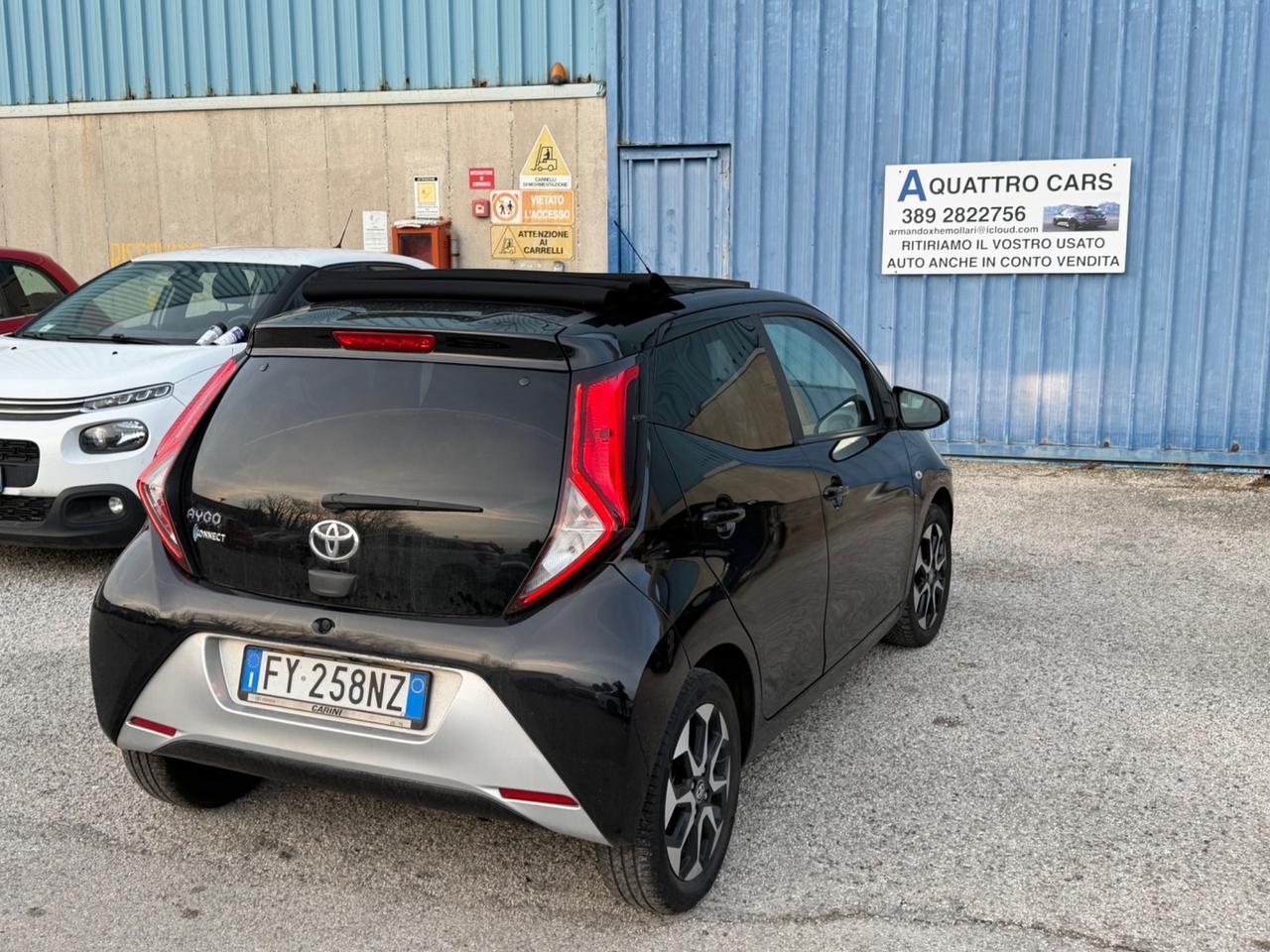 Toyota Aygo Connect 1.0 VVT-i 72 CV 5 porte x-cite