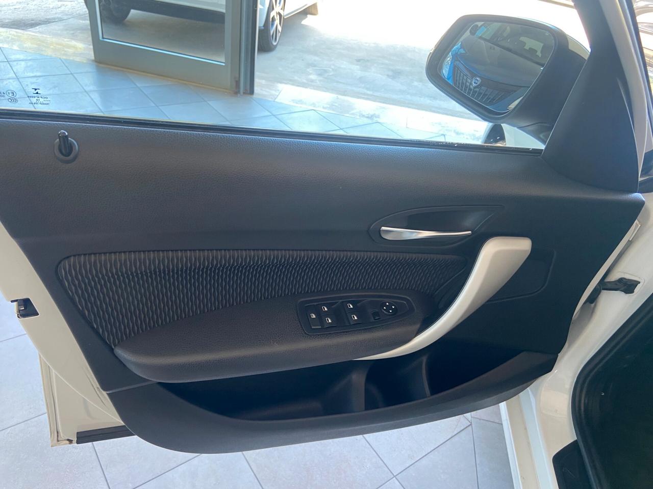 Bmw 116 116d 5p. Urban