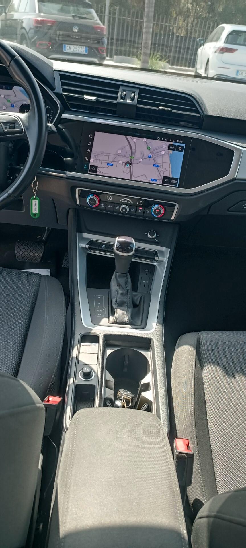 Audi Q3 35 TDI S tronic Business