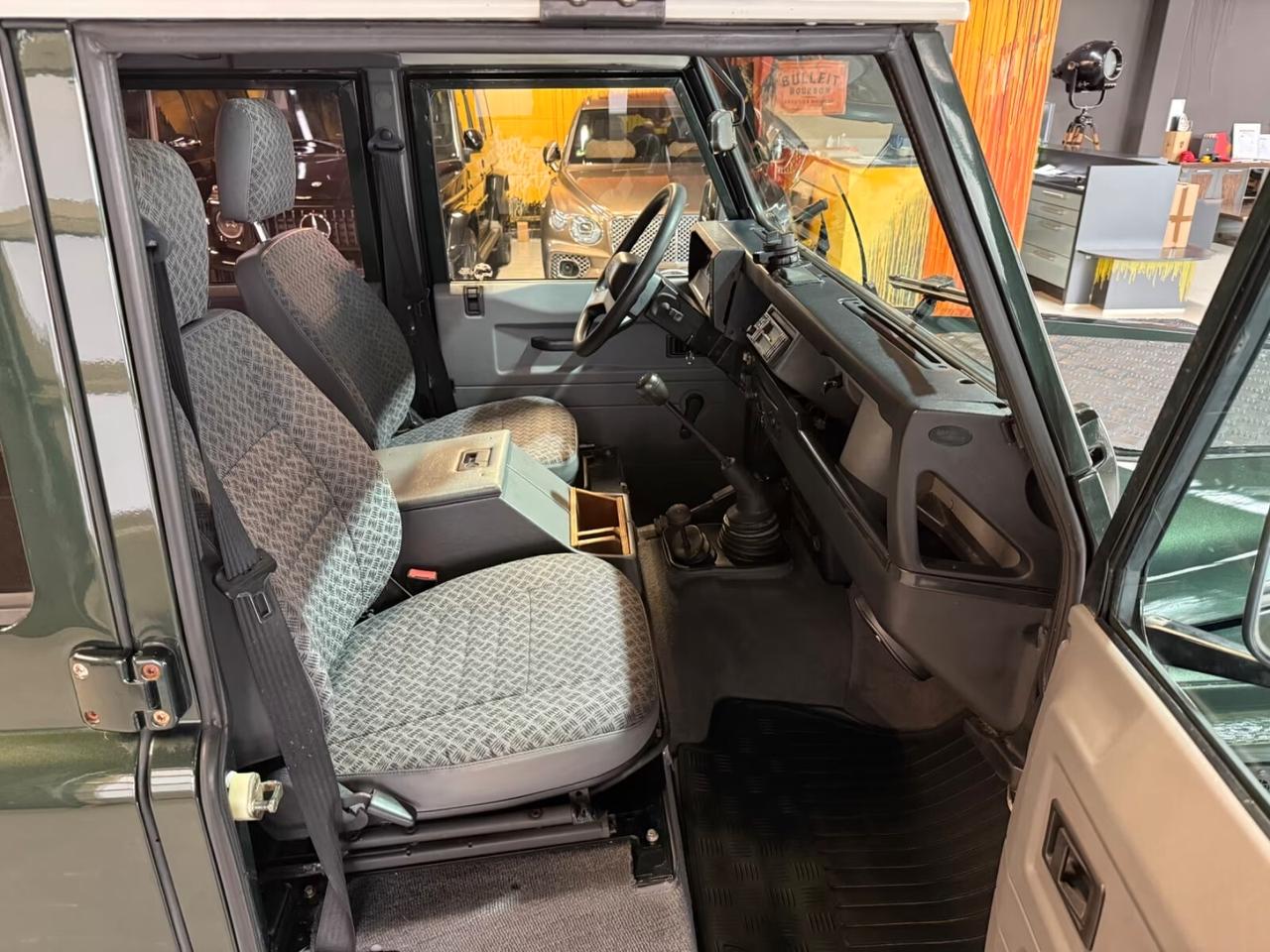 Land Rover Defender 110 2.5 Td5 Station Wagon 9 POSTI