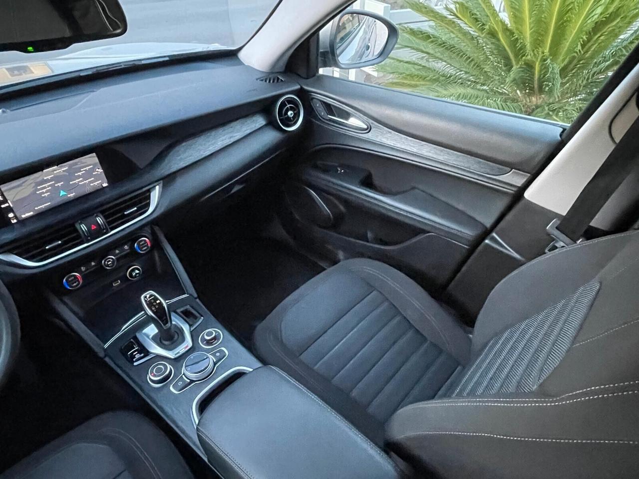 Alfa Romeo Stelvio 2.2 Turbodiesel 160 CV AT8 RWD Business