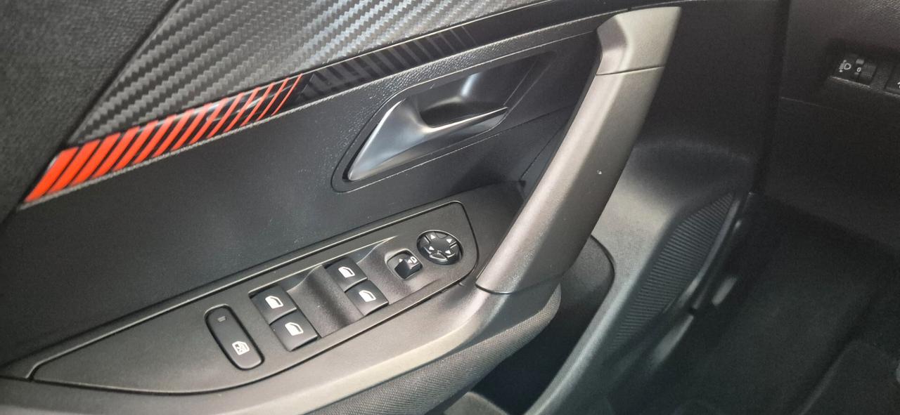 PEUGEOT 2008 1.5HDI 110CV U.proprietario 04/2021