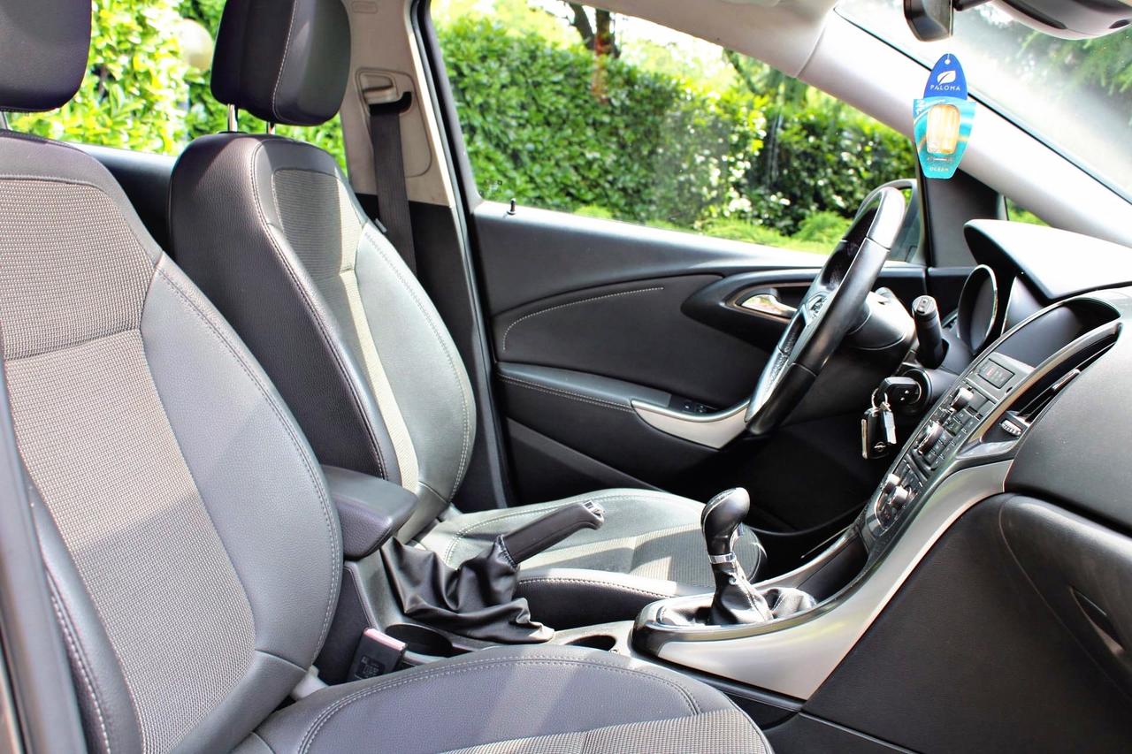 Opel Astra 1.4 100CV 5 porte Cosmo