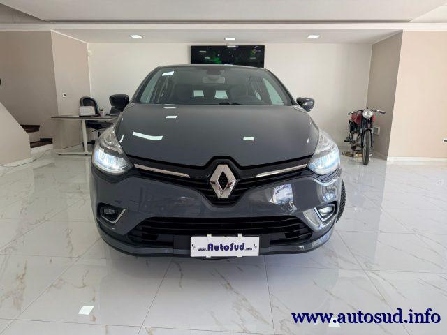 RENAULT Clio dCi 8V 75 CV 5 porte Moschino Intens