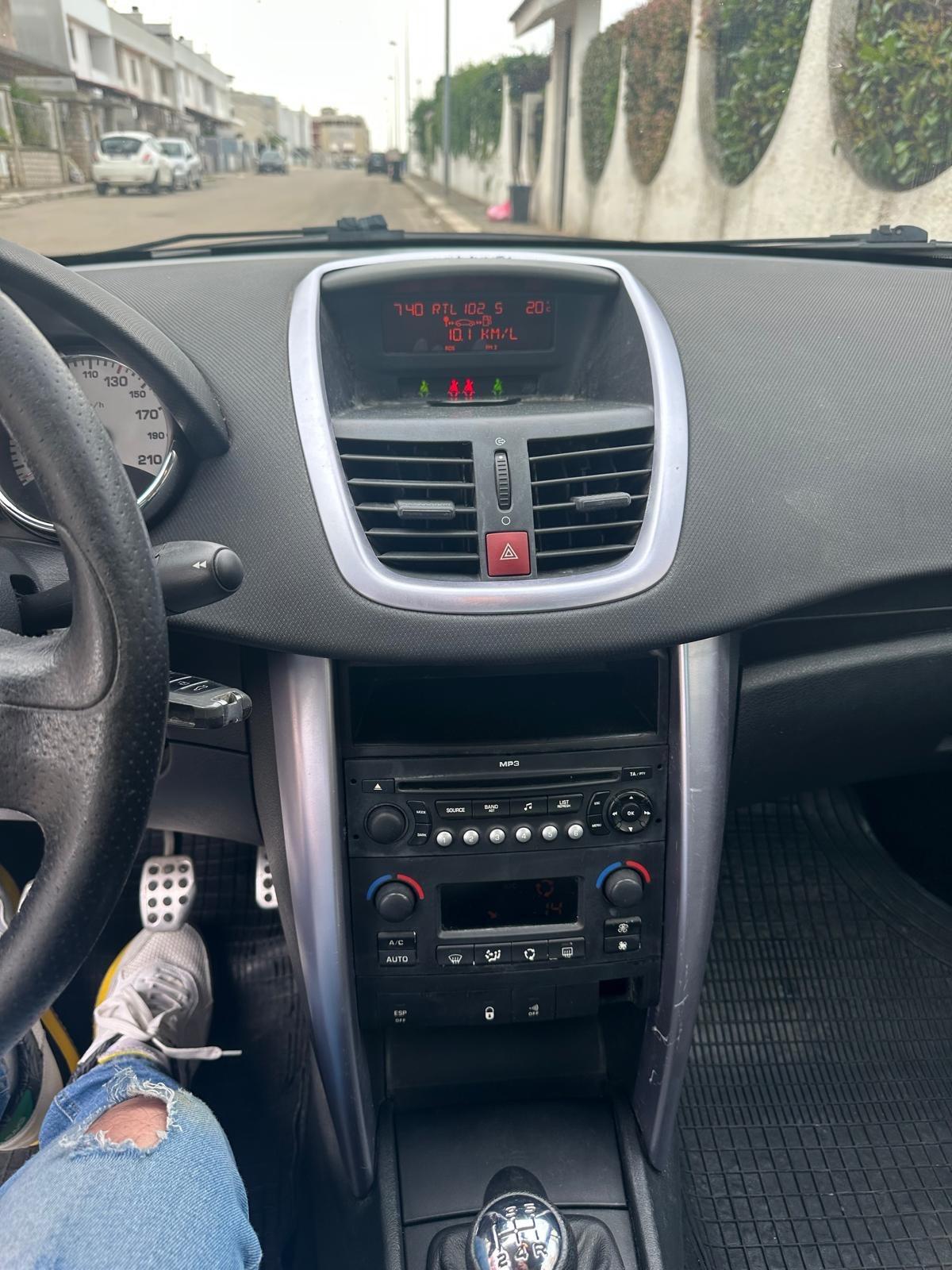 Peugeot 207 cc 1.6 HDi 110CV