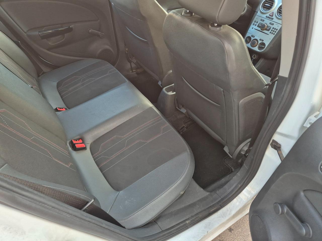 Opel Corsa 1.2 5 porte Sport