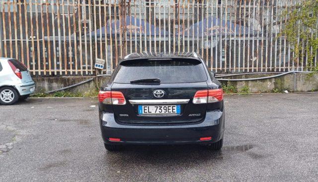 TOYOTA Avensis 2.0 D-4D Wagon Lounge