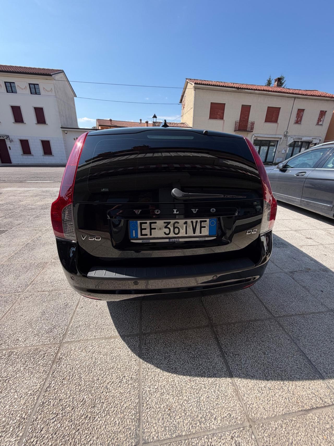 Volvo V50 D2 R-design