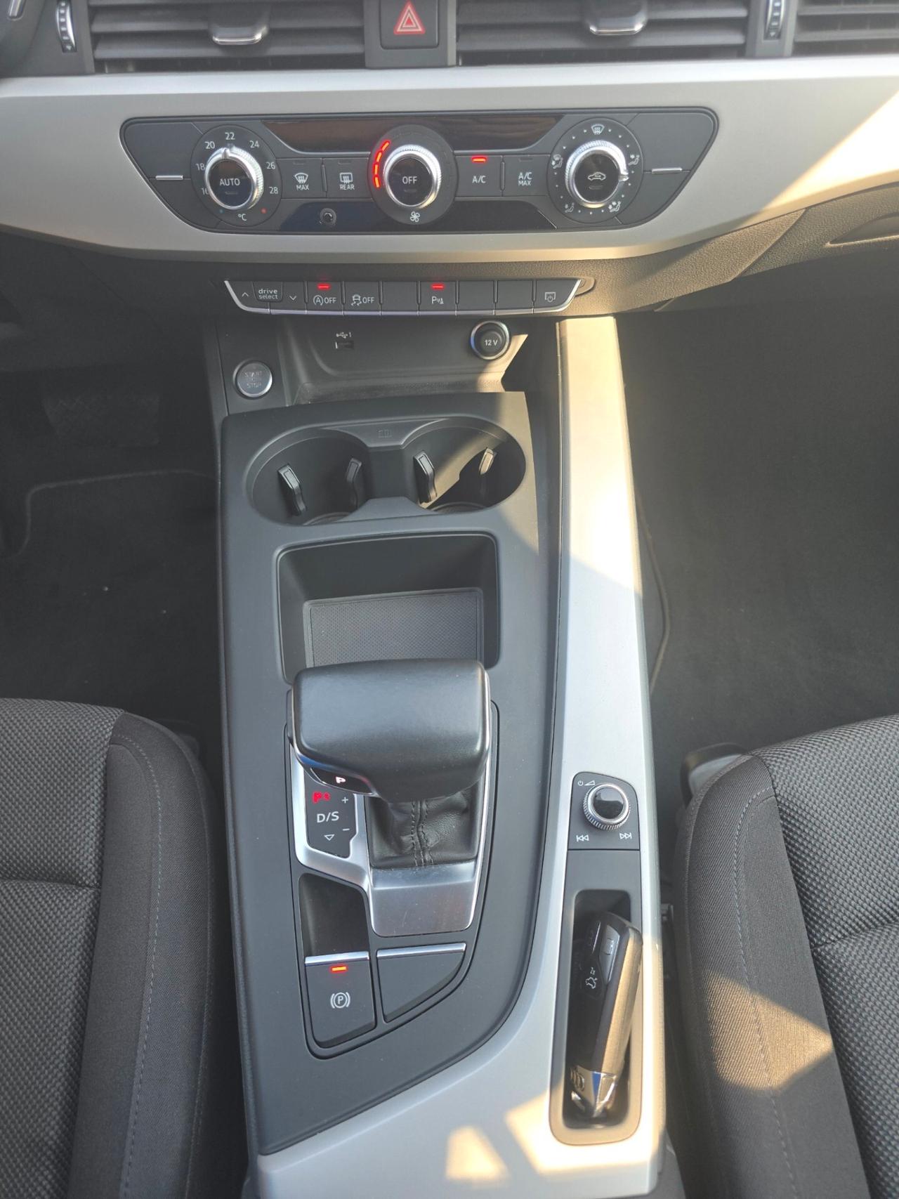 Audi A4 Avant 40 TDI S tronic Business