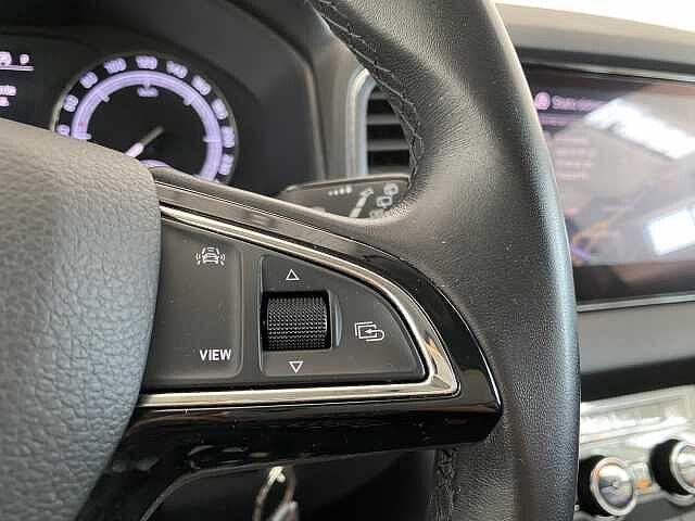 SKODA Karoq 1.6 TDI SCR DSG Executive