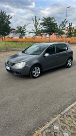 Volkswagen Golf 5 1.4 Benzina Anno 2010 Ideale x NEOPATENTATI