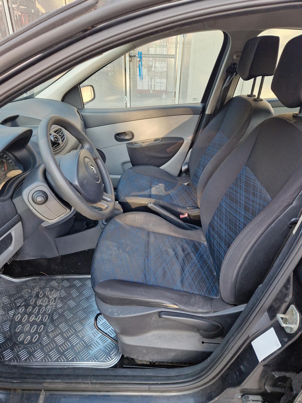 Renault Clio 1.2 benz - Garanzia 12 Mesi