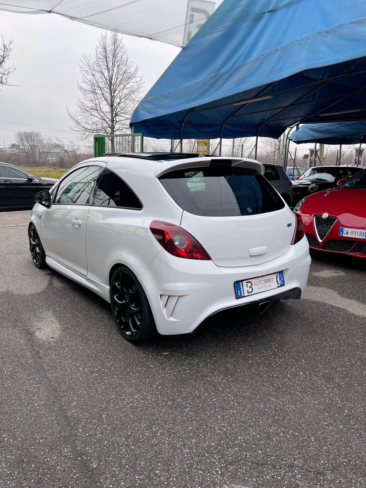 Opel Corsa 1.6 T 192CV 3 porte OPC