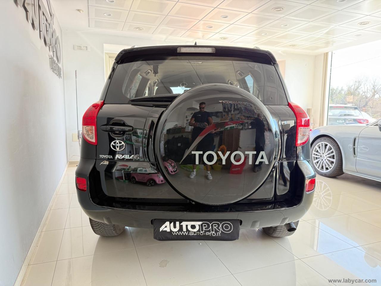 TOYOTA RAV4 2.2 D-4D 177 CV Luxury