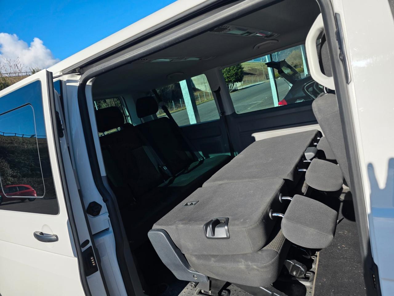 Volkswagen Caravelle 2.0 TDI 110CV 9P IVA esposta