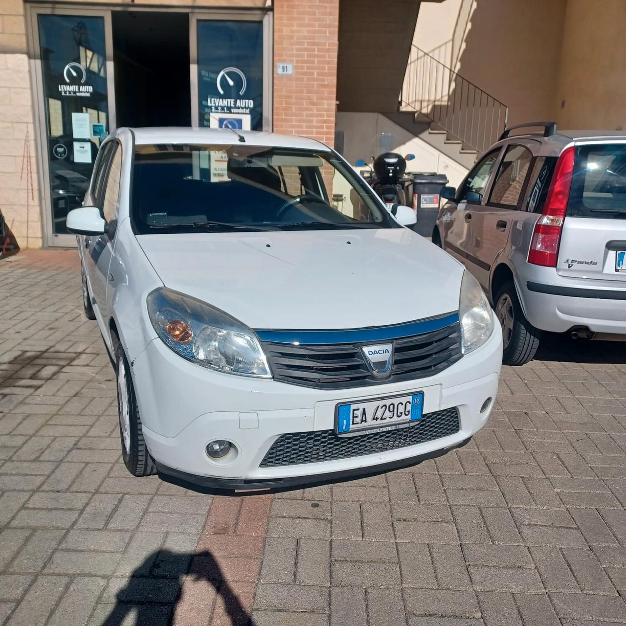 153.628KM ECONOMICA GPL DI FABBRICA SANDERO 1.4