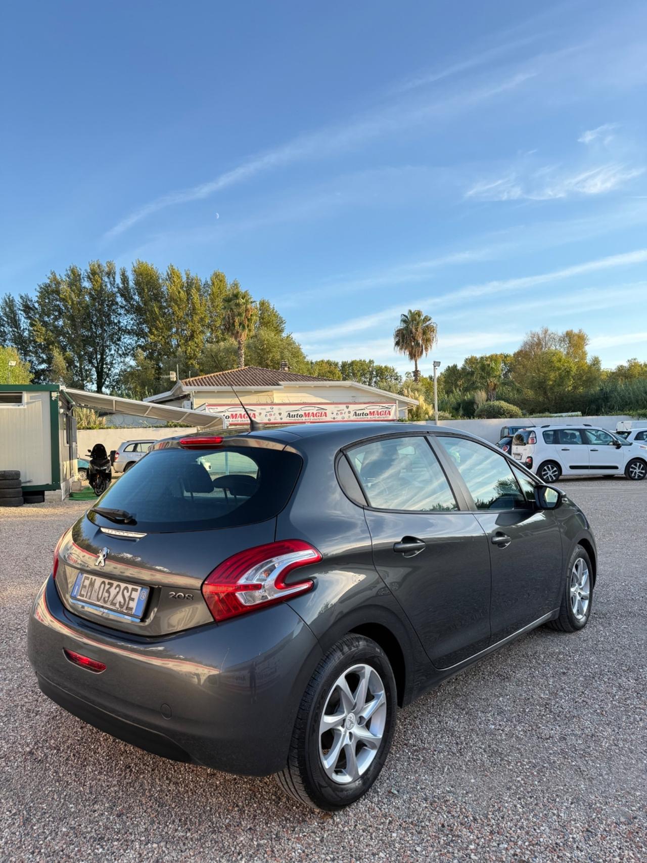 Peugeot 208 1.4 HDi 68 CV 5 porte Allure