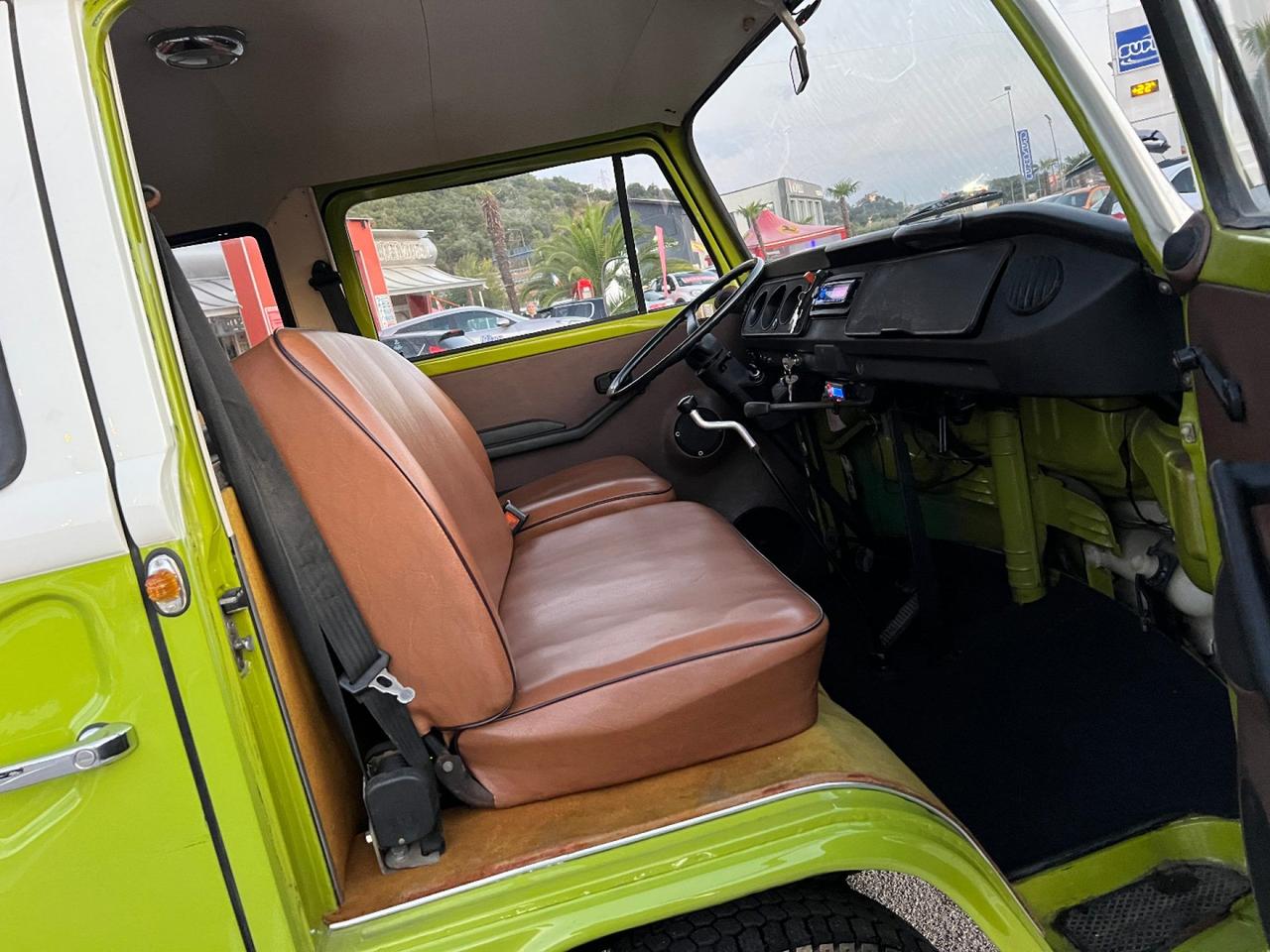 Volkswagen T2 1.6 FINESTRATO 9 POSTI
